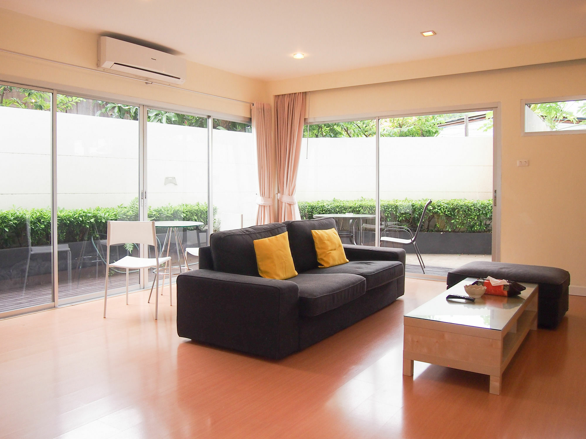 Studio 365 Serviced Apartments Chiang Mai Exteriör bild